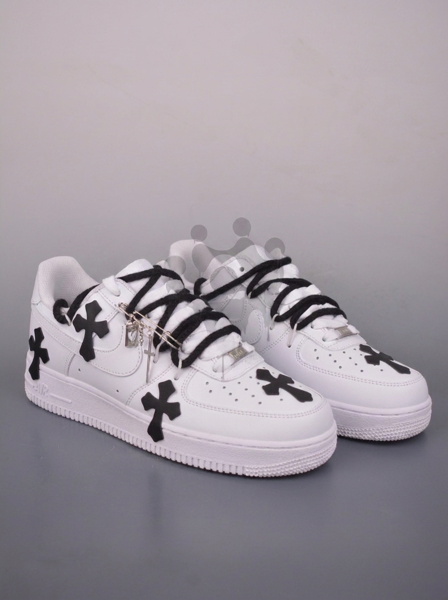 Custom Nike Air Forces 1 "Chrome Hearts"